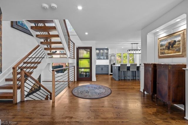410 Darbys Run, Bay Village, OH 44140