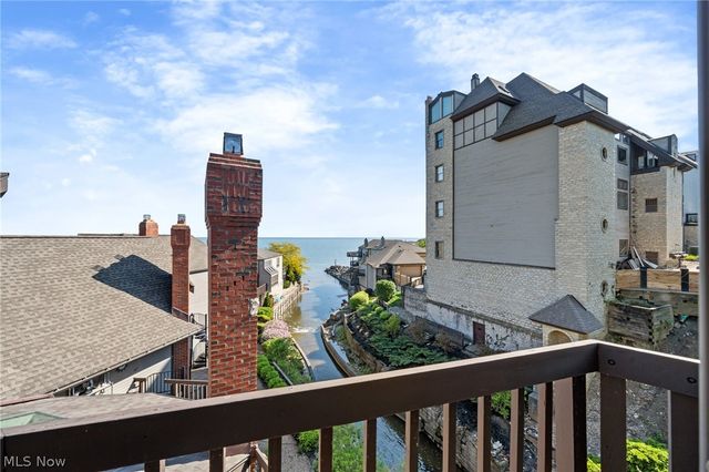 410 Darbys Run, Bay Village, OH 44140