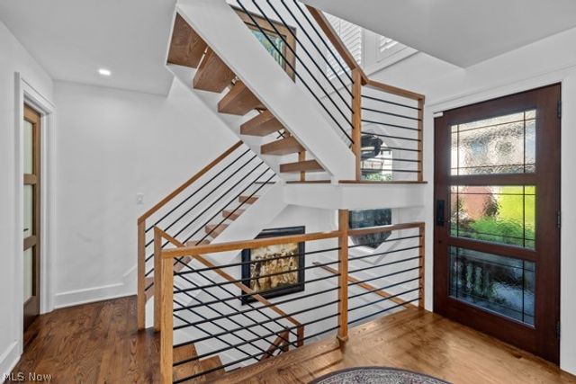 410 Darbys Run, Bay Village, OH 44140