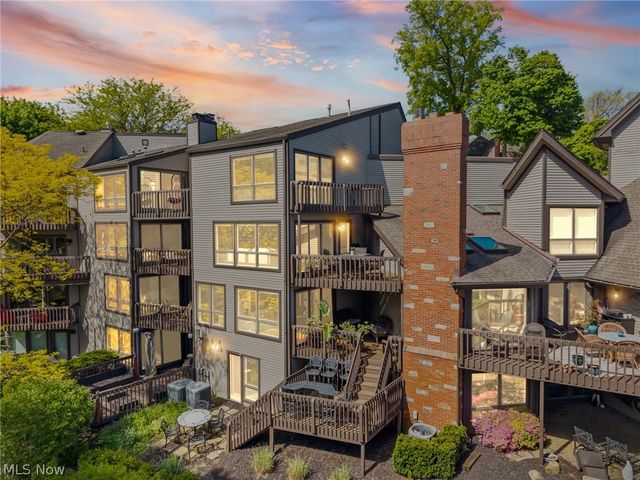 410 Darbys Run, Bay Village, OH 44140