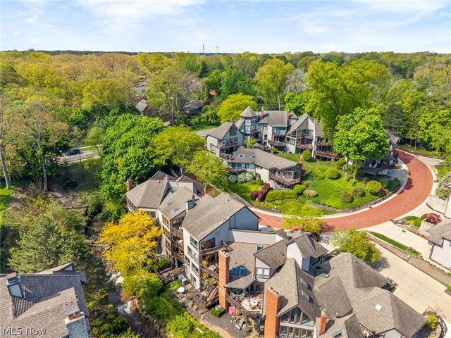 410 Darbys Run, Bay Village, OH 44140