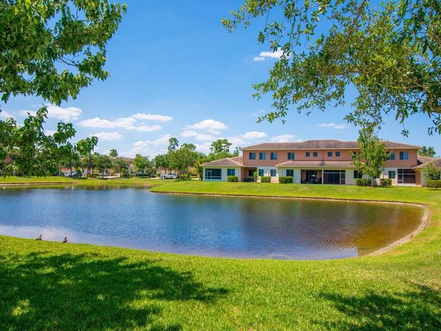 2529 Stockbridge Square SW, Vero Beach, FL 32962