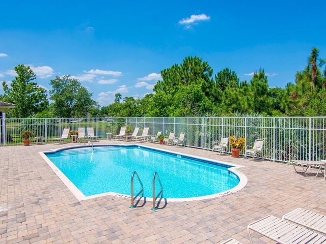 2529 Stockbridge Square SW, Vero Beach, FL 32962