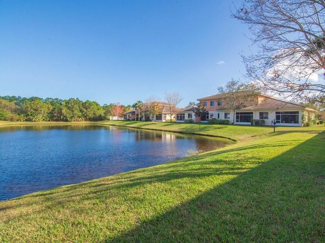 2529 Stockbridge Square SW, Vero Beach, FL 32962