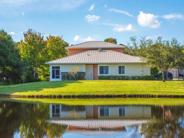 2529 Stockbridge Square SW, Vero Beach, FL 32962