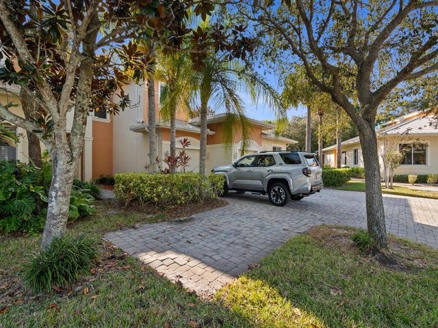 2529 Stockbridge Square SW, Vero Beach, FL 32962