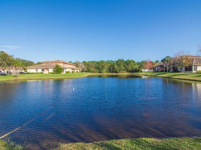 2529 Stockbridge Square SW, Vero Beach, FL 32962