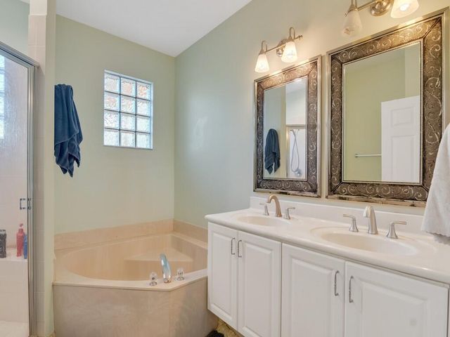 2529 Stockbridge Square SW, Vero Beach, FL 32962