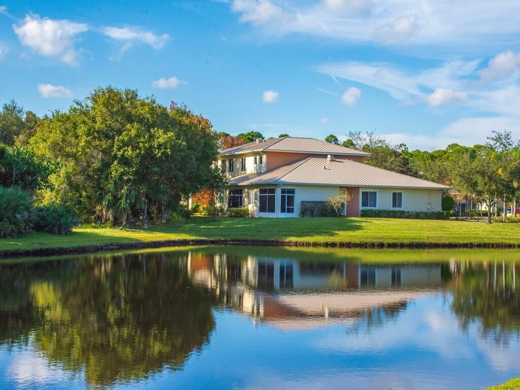 2529 Stockbridge Square SW, Vero Beach, FL 32962