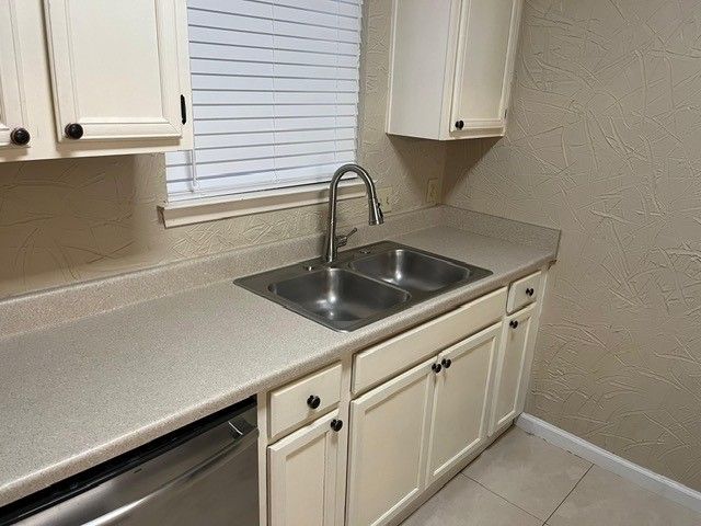 5550 Spring Valley Road F15, Dallas, TX 75254
