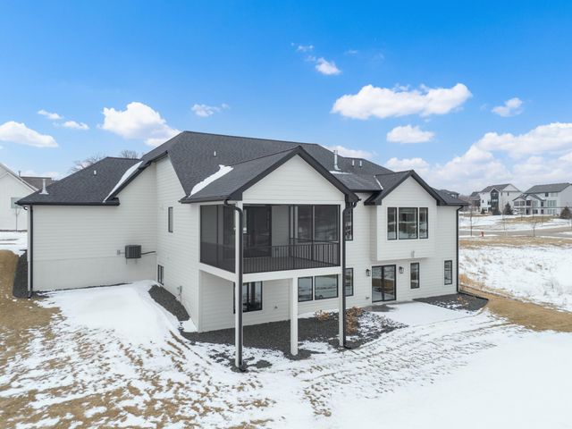 2665 Timber Oaks Road SW, Rochester, MN 55902