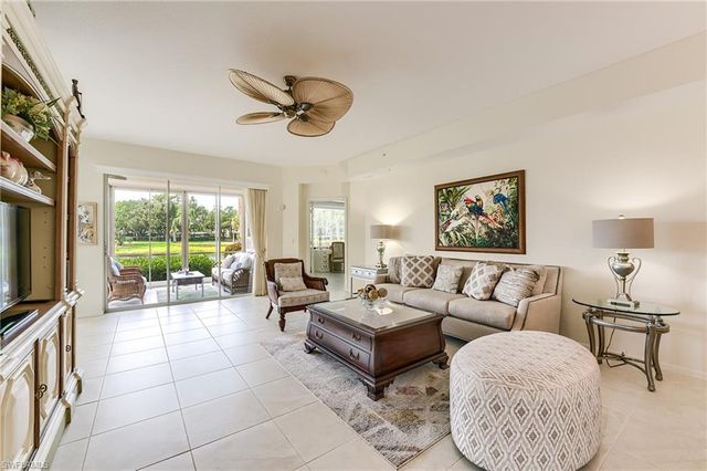 2070 Aberdeen LN 101, Naples, FL 34109