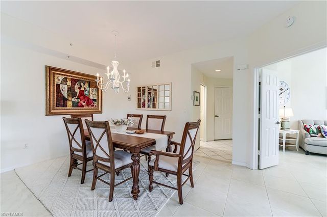 2070 Aberdeen LN 101, Naples, FL 34109