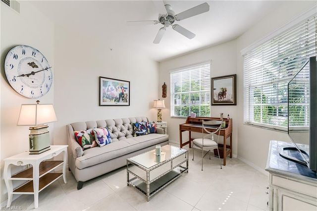 2070 Aberdeen LN 101, Naples, FL 34109