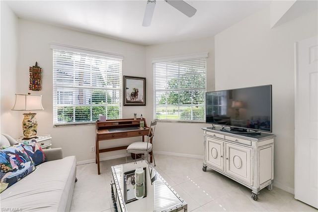 2070 Aberdeen LN 101, Naples, FL 34109