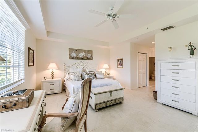2070 Aberdeen LN 101, Naples, FL 34109