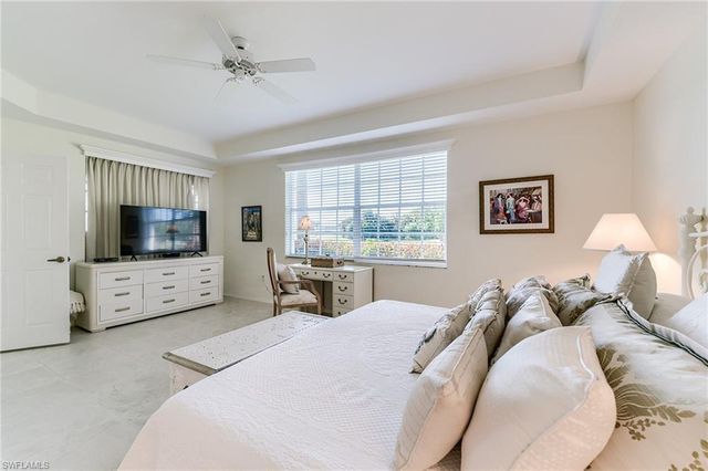 2070 Aberdeen LN 101, Naples, FL 34109