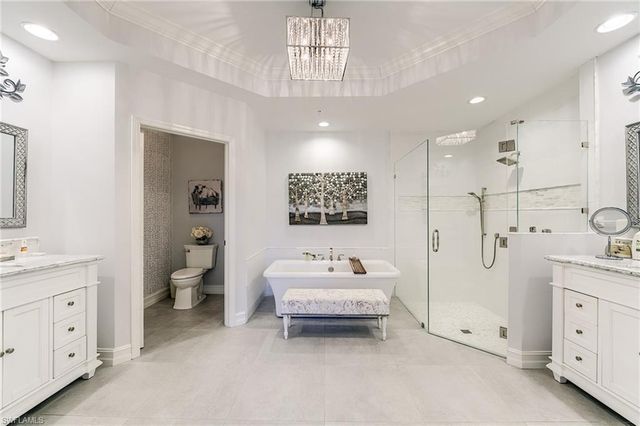 2070 Aberdeen LN 101, Naples, FL 34109