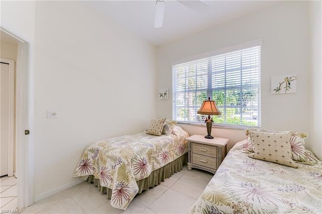 2070 Aberdeen LN 101, Naples, FL 34109