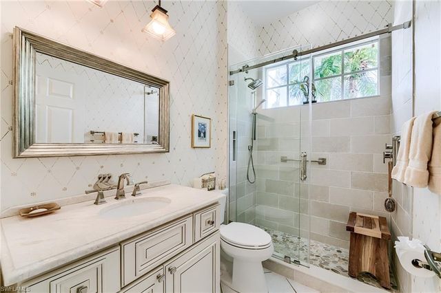 2070 Aberdeen LN 101, Naples, FL 34109