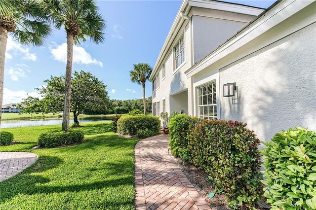 2070 Aberdeen LN 101, Naples, FL 34109