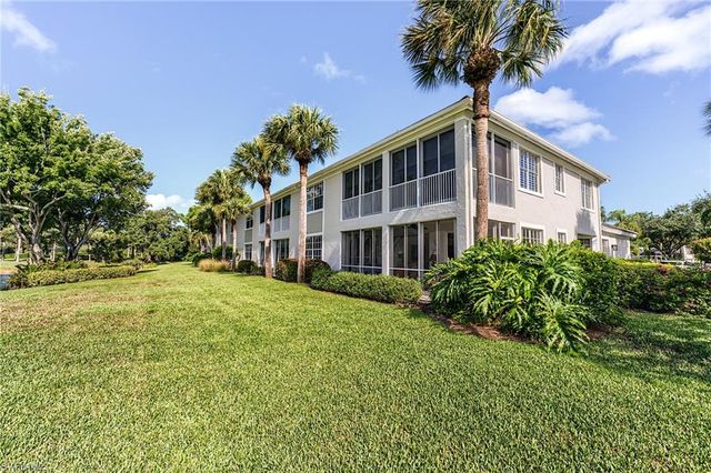 2070 Aberdeen LN 101, Naples, FL 34109