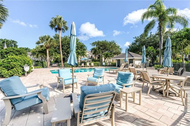 2070 Aberdeen LN 101, Naples, FL 34109