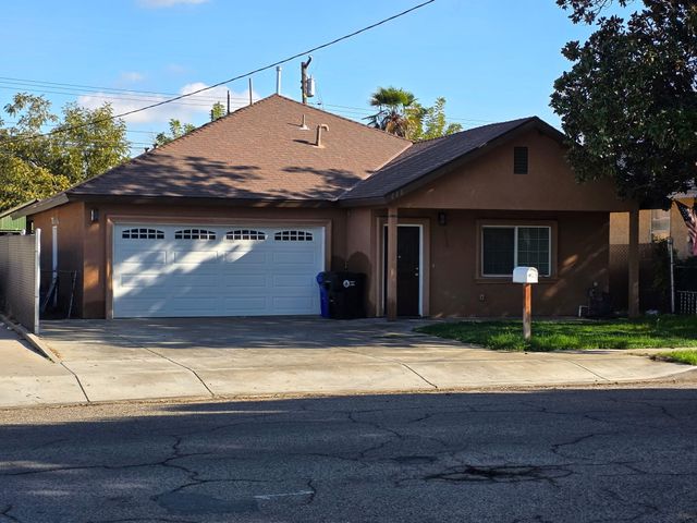 446 N 2nd Street, Porterville, CA 93257