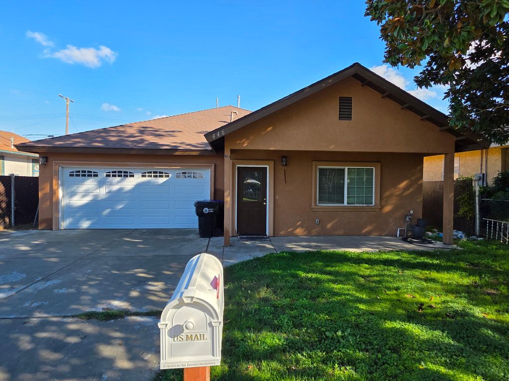 446 N 2nd Street, Porterville, CA 93257