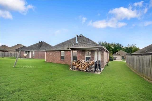 3060 Hook Lane, Farmington, AR 72730