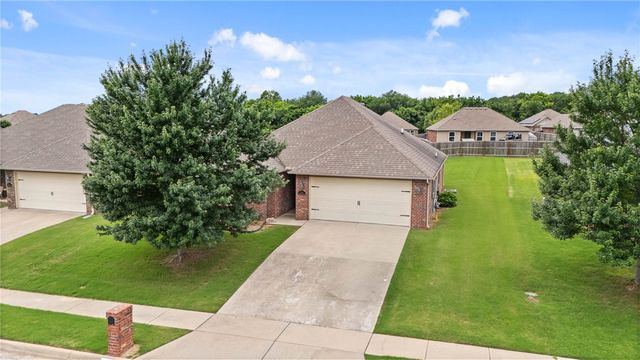 3060 Hook Lane, Farmington, AR 72730