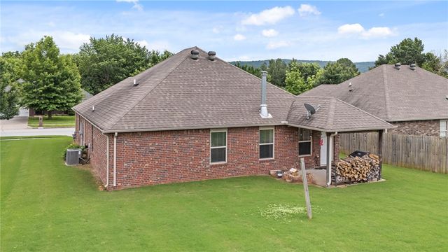 3060 Hook Lane, Farmington, AR 72730