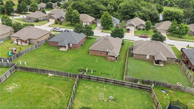 3060 Hook Lane, Farmington, AR 72730