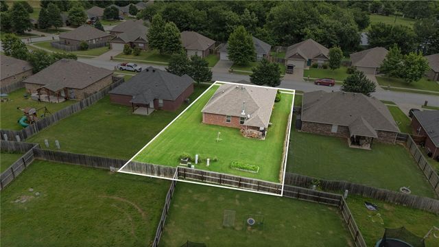3060 Hook Lane, Farmington, AR 72730