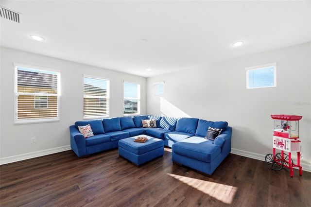 28907 REVARO LANE, Wesley Chapel, FL 33543