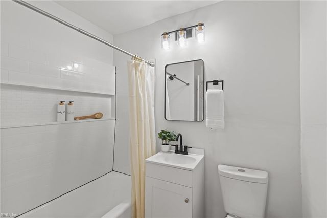 1613 Wickham AVE, Newport News, VA 23607