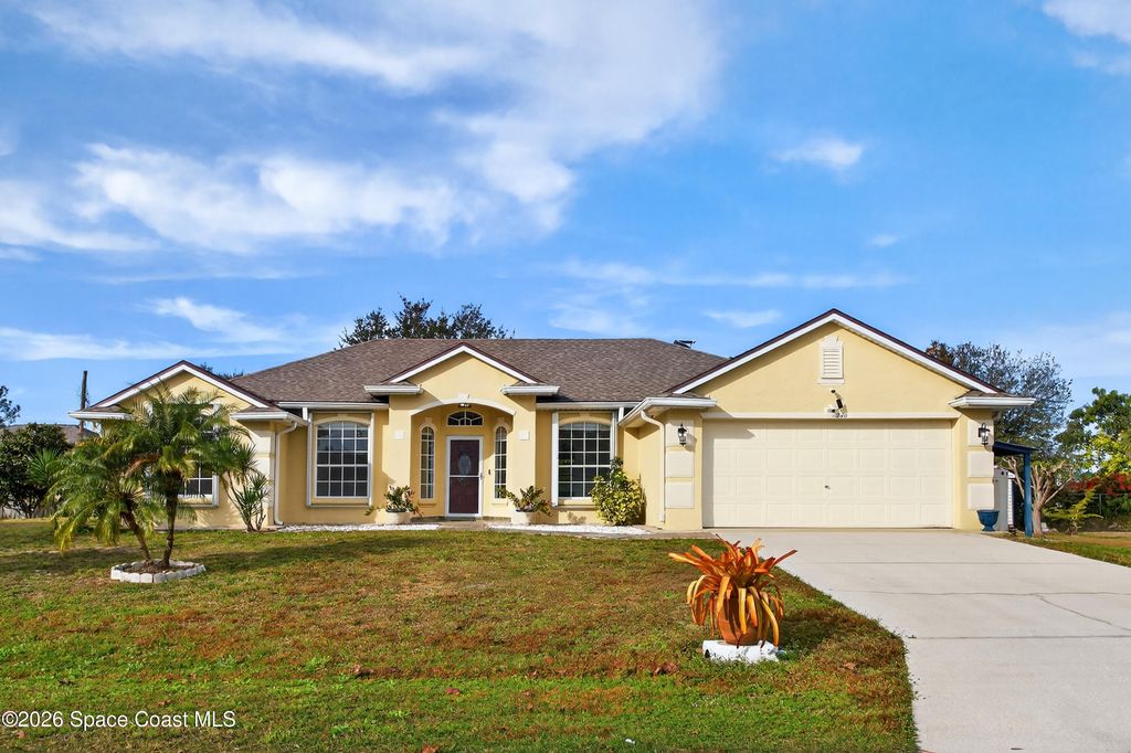 276 Taunton Road SW, Palm Bay, FL 32908