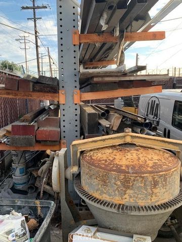 6103 Tyrone, Van Nuys (los Angeles), CA 91401