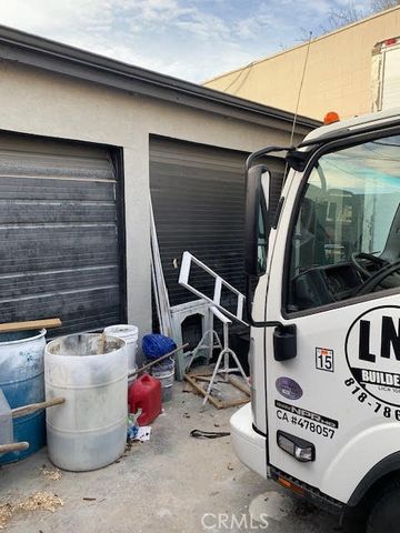 6103 Tyrone, Van Nuys (los Angeles), CA 91401