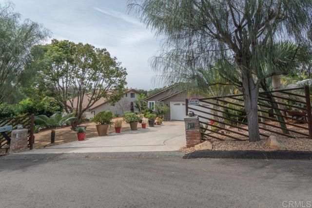 914 N Main Avenue, Fallbrook, CA 92028