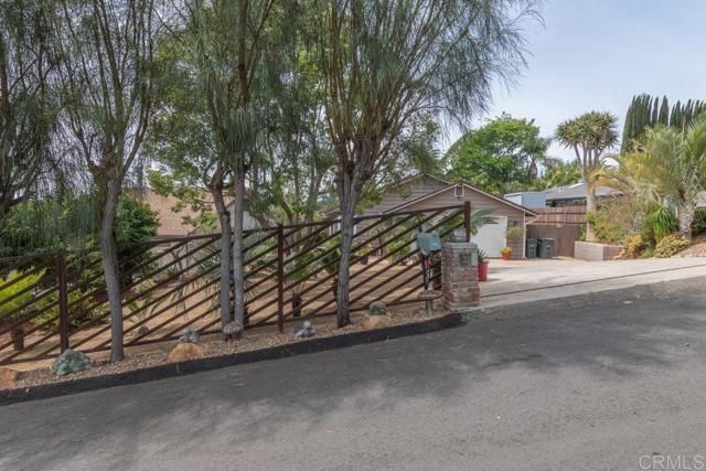 914 N Main Avenue, Fallbrook, CA 92028