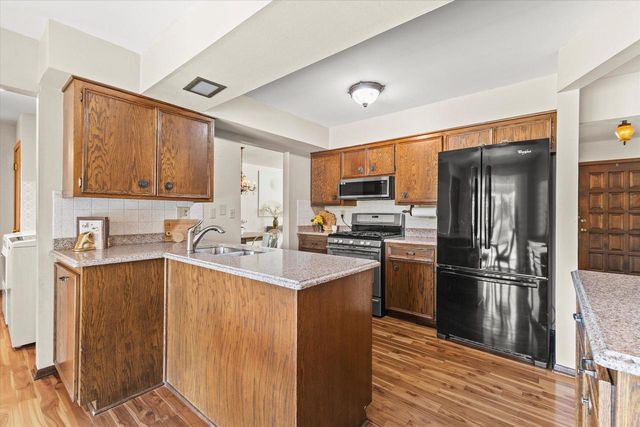 S93W22525 Henneberry AVENUE, Big Bend, WI 53103