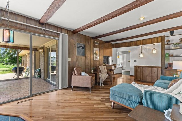 S93W22525 Henneberry AVENUE, Big Bend, WI 53103