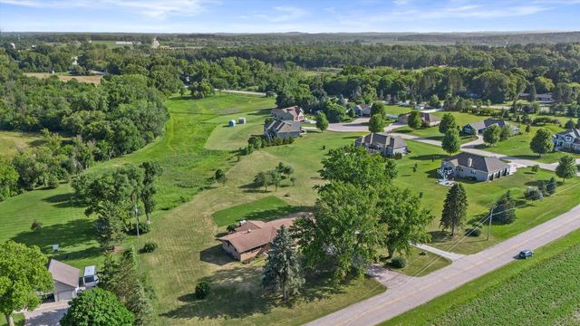 S93W22525 Henneberry AVENUE, Big Bend, WI 53103