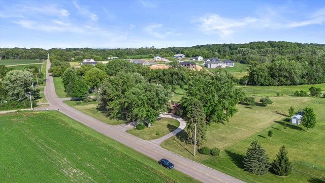 S93W22525 Henneberry AVENUE, Big Bend, WI 53103