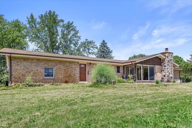 S93W22525 Henneberry AVENUE, Big Bend, WI 53103