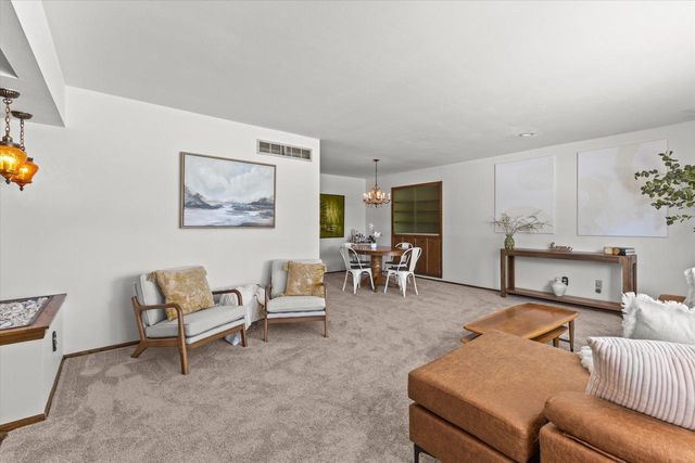 S93W22525 Henneberry AVENUE, Big Bend, WI 53103