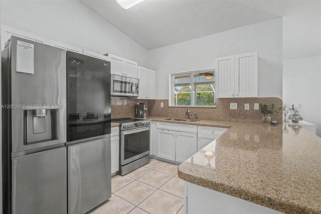 15431 SW 177th Terrace, Miami, FL 33187