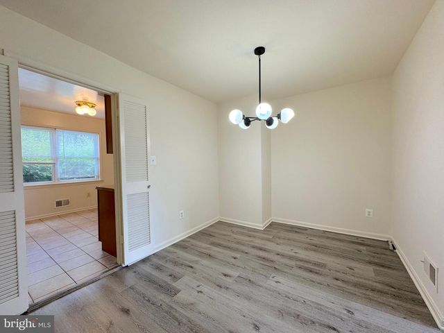 4104 SIDEBURN RD, Fairfax, VA 22030