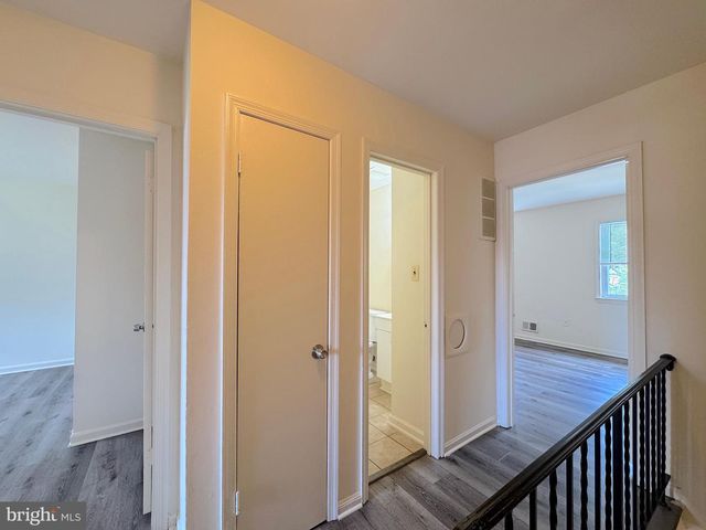 4104 SIDEBURN RD, Fairfax, VA 22030